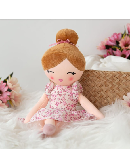 Muñeca de trapo Castaña con vestido