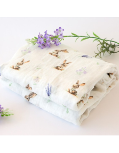 Muselina de bambú y algodón en tonos malvas con estampado de Conejitos